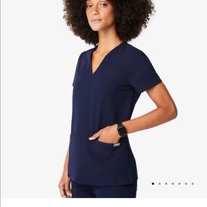 FIGS CASMA SCRUB TOP